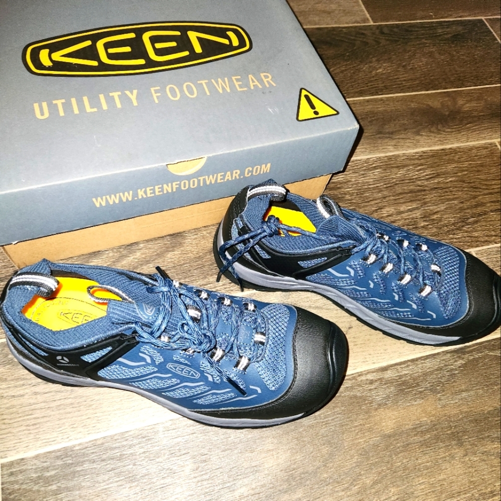 NWOT Keen women's Flint II sport low composite toe utility shoe